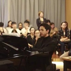 赏名家表演，听大师指导|平博88跨界钢琴远程教学展示暨平博88艺术家爱德华·昆斯大师班在蓉成功举办